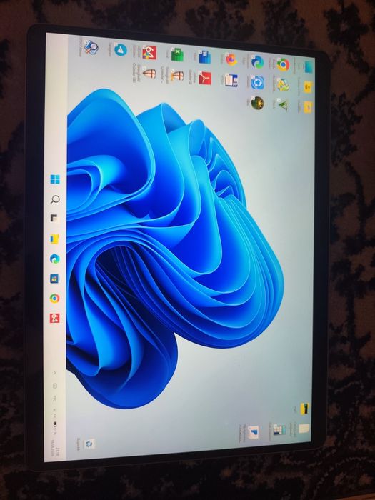 Microsoft Surface 8 Pro - Core i5 11th-Gen, Windows 11, 8/256 GB DDR4