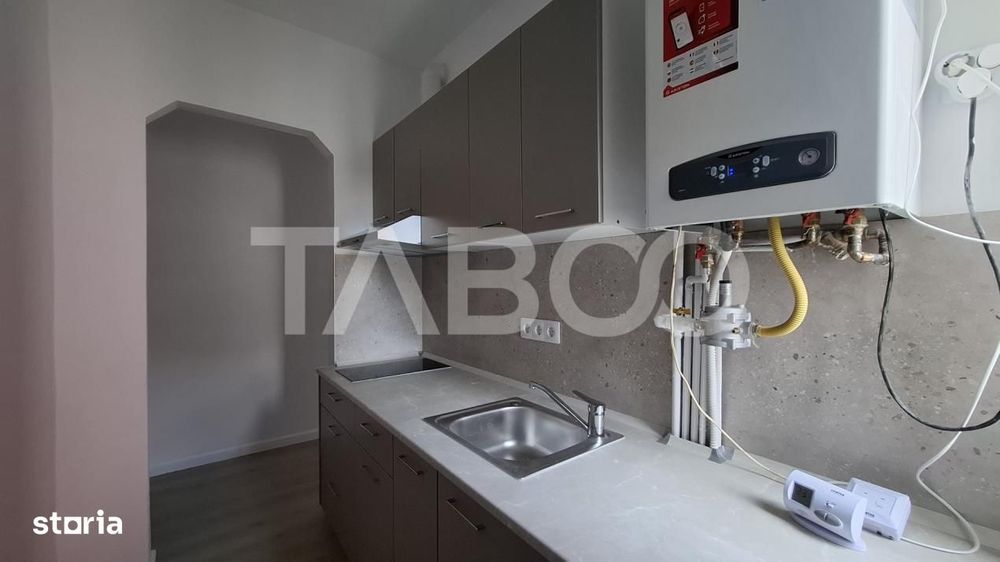 Apartament de vanzare 2 camere semidecomandat 37 mp Mihai Viteazul