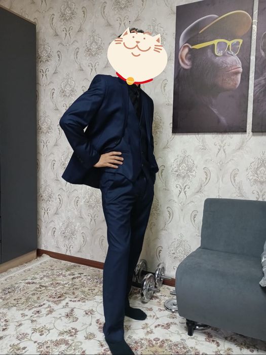 Костюм тройка. .