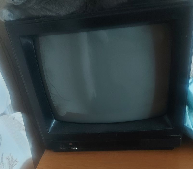 Два телевизора рабочих
