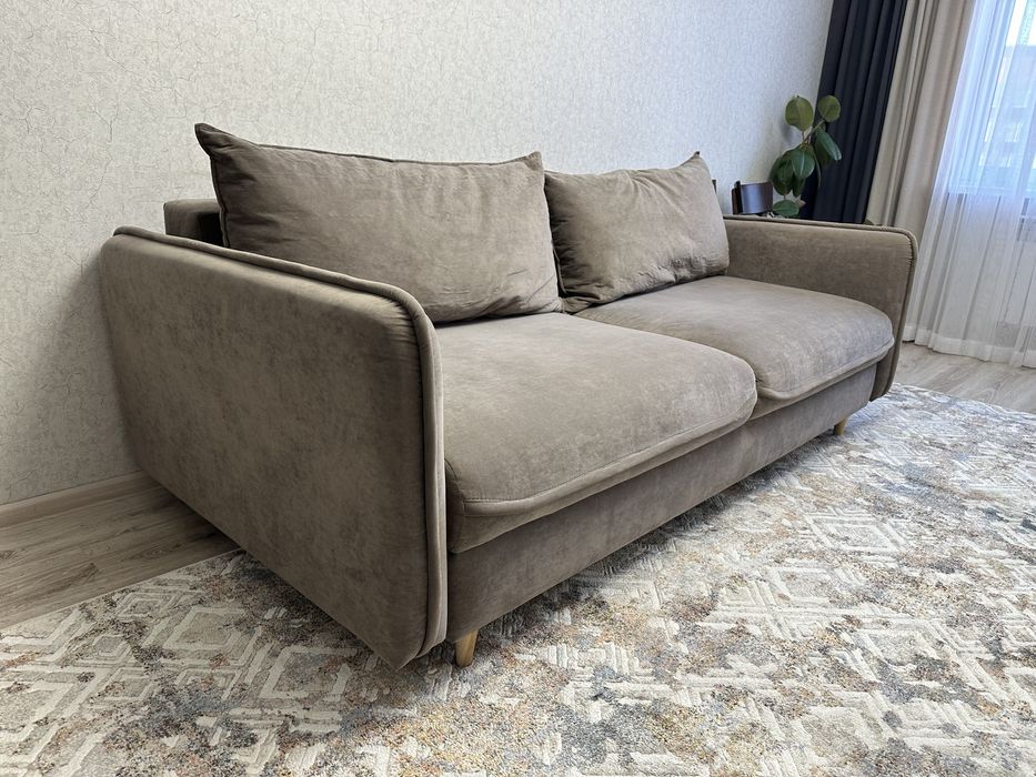 Продается Диван.
