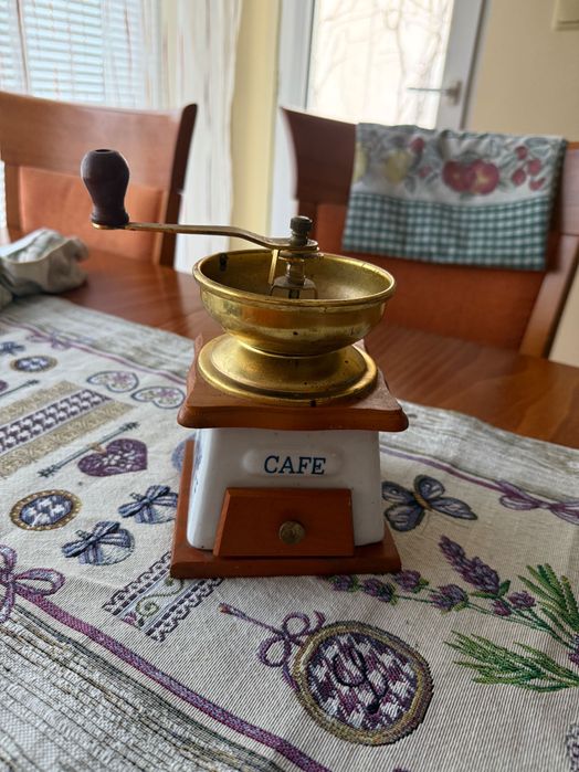 Нова мелничка за кафе