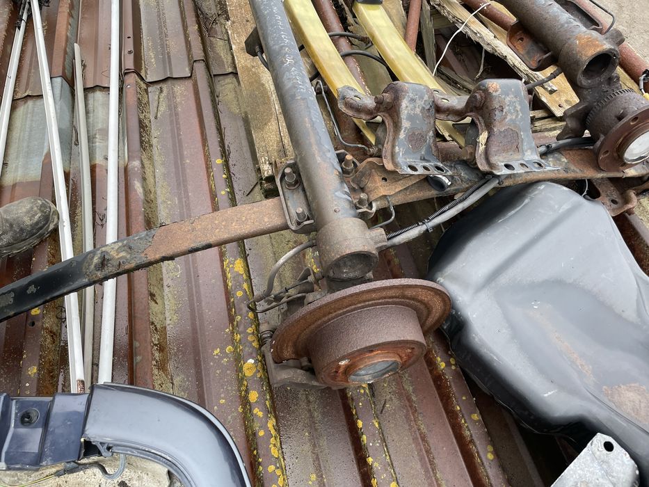 Заден мост и ресори за рено мастър/ renault master 2.5d 2006 г