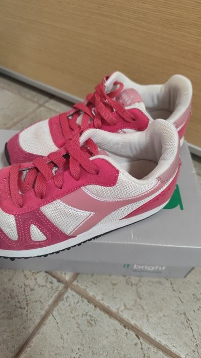 Дамски маратонки Diadora Simple run GS, номер 36.5