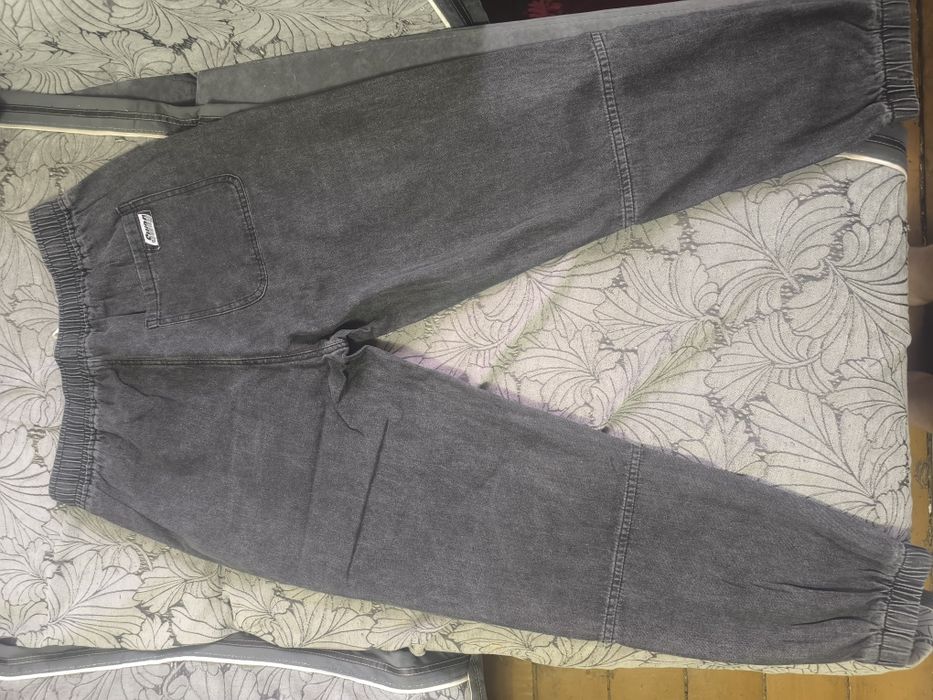 Продам мужские джинсовые джогеры