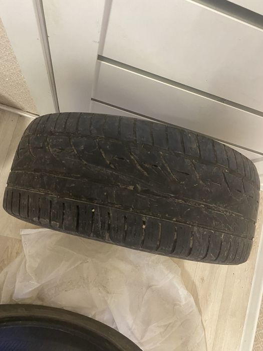 Продам шины на 18