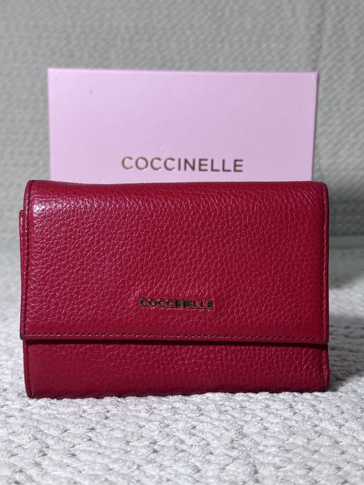 Кожаный кошелёк от Coccinelle