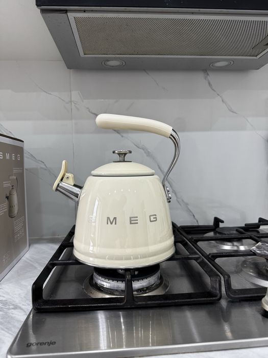 Smeg чайник для плиты 2.3 л
