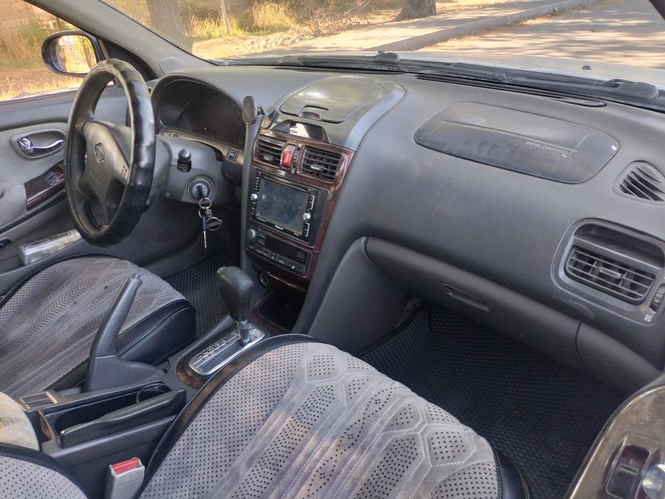 Продам машину 2001года Максима