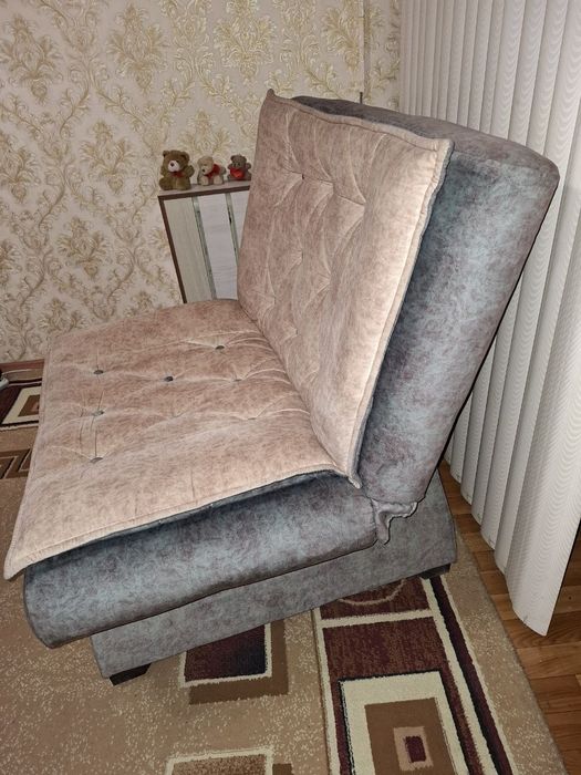 Продаю диван и одно кресло