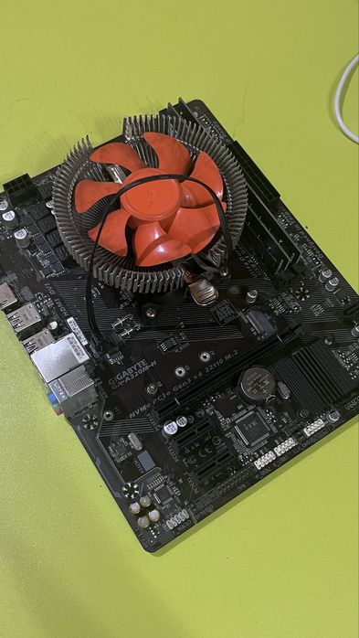 продам материнскую плату