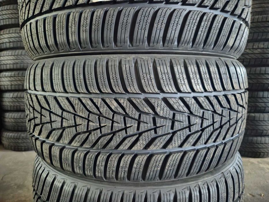 4 Anvelope M+S IARNA - 235/35/20 92W XL - Hankook Winter I*CEPT EVO 3 - NOU - DOT 2023 !
