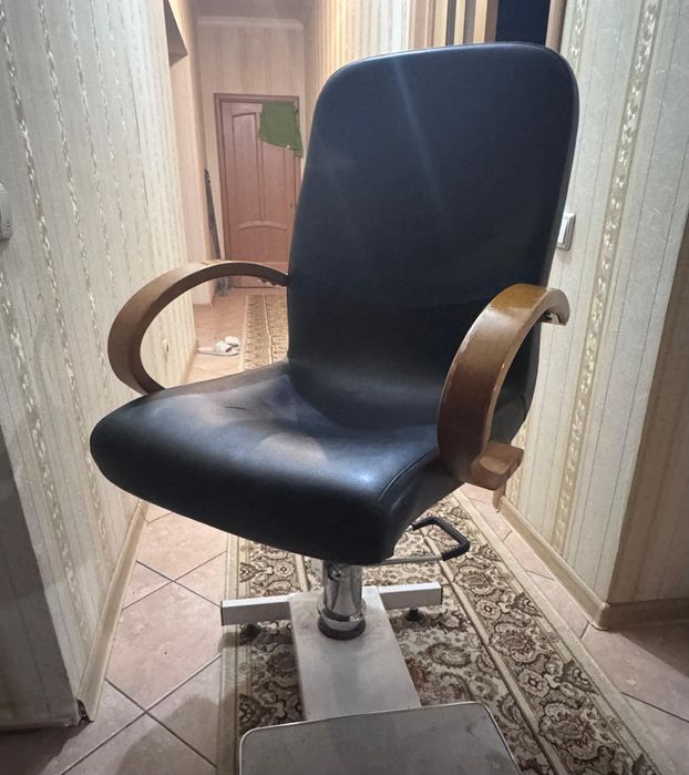 Маникюрный стол Б/У