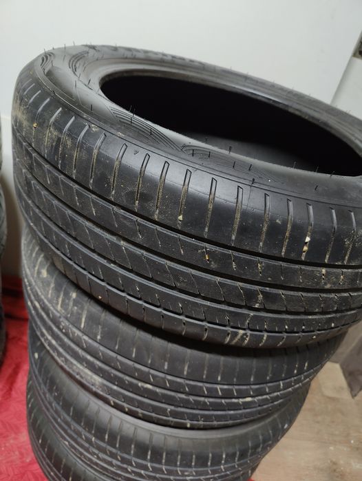 Продам шины на камри