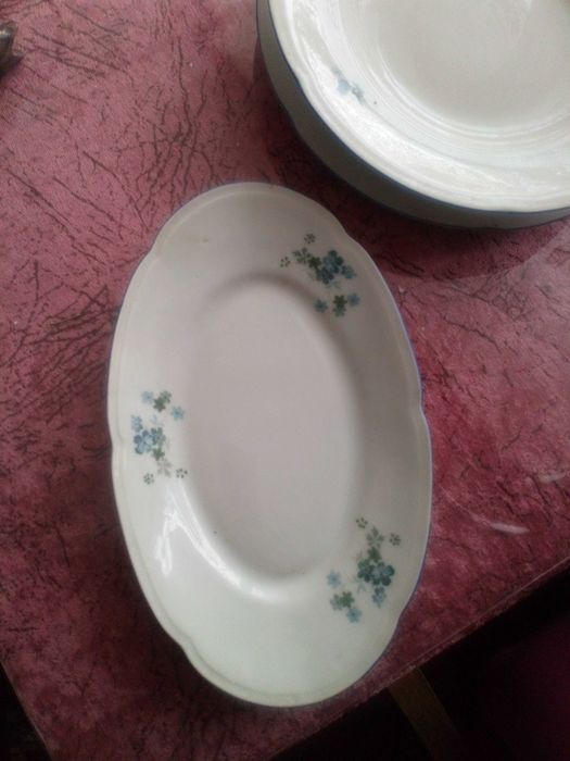 Винтидж супник,кана,сосиера и плато,чинии