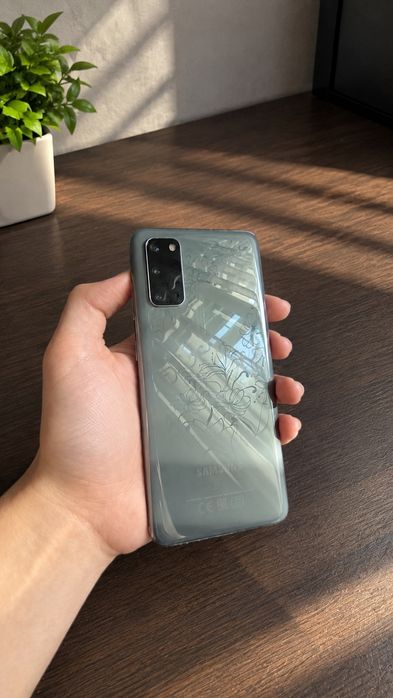 Samsung Galaxy S20 128 ГБ (самсунг с20)