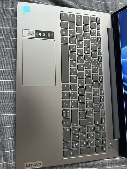 Продавам Lenovo IdeaPad 3 (15”)