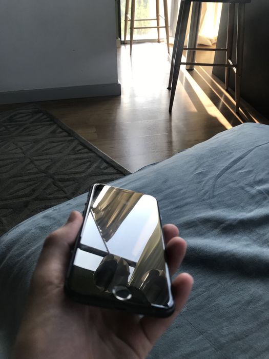 iPhone 7 идеал есть второй 15-20к