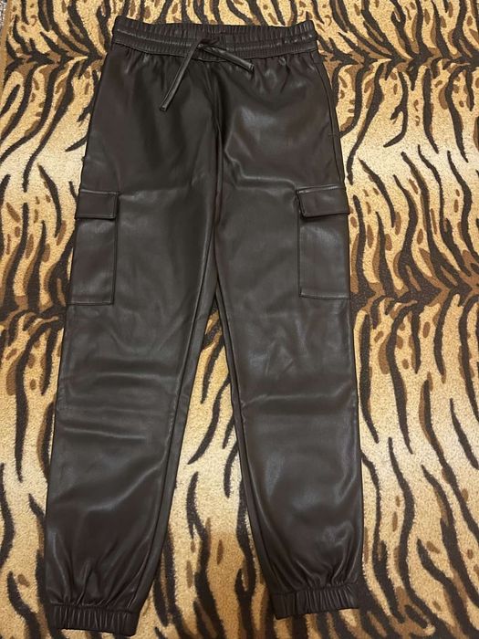 Чисто нов кожен панталон