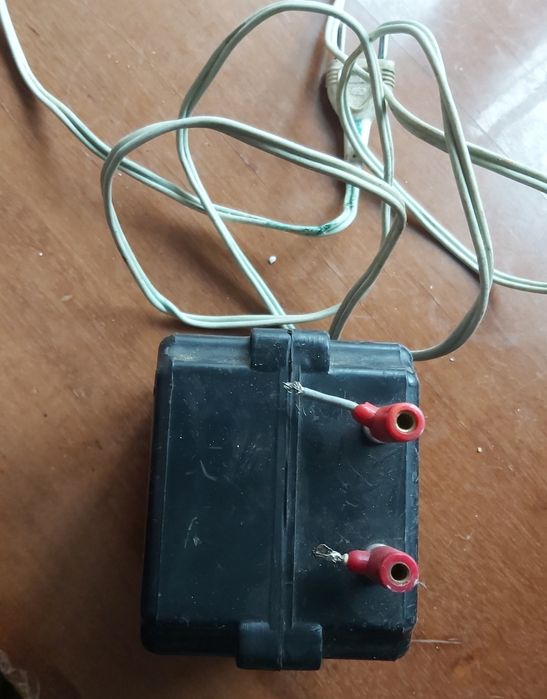 Vand  contactor si un transformator