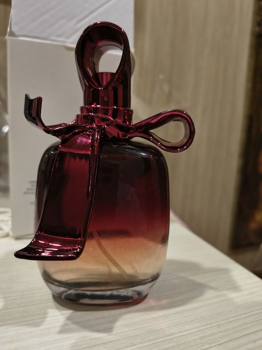 Нов подарен парфюм  Nina Ricci.