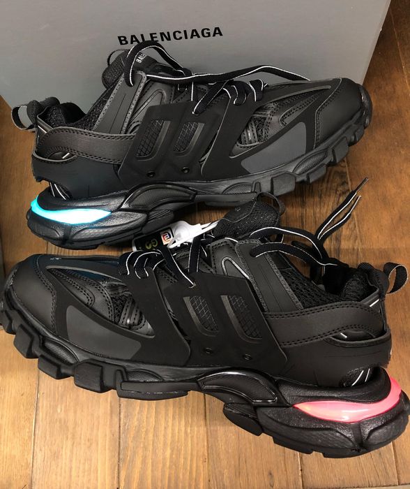 Vând adidași Balenciaga Track cu led/fara