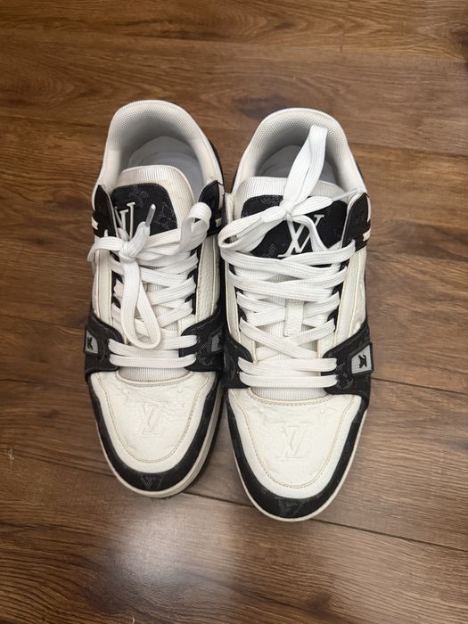 Nike Air Force 1 — красные Louis Vuitton — белые с чёрными вставками