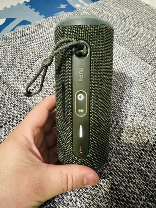 Vând boxe JBL Flip 3 /Flip 4 /Flip 6 impecabile
