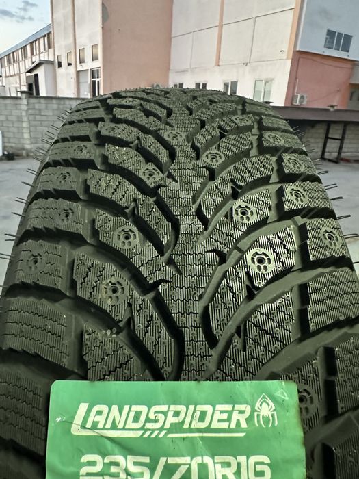 Нови зимни гуми LANDSPIDER ARCTICTRAXX 235/70R16 106T 2357016