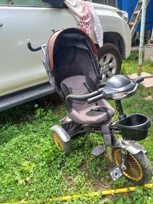 Продаеться детская коляска