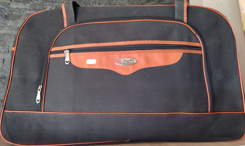 Сакове, пътни чанти, сак колела