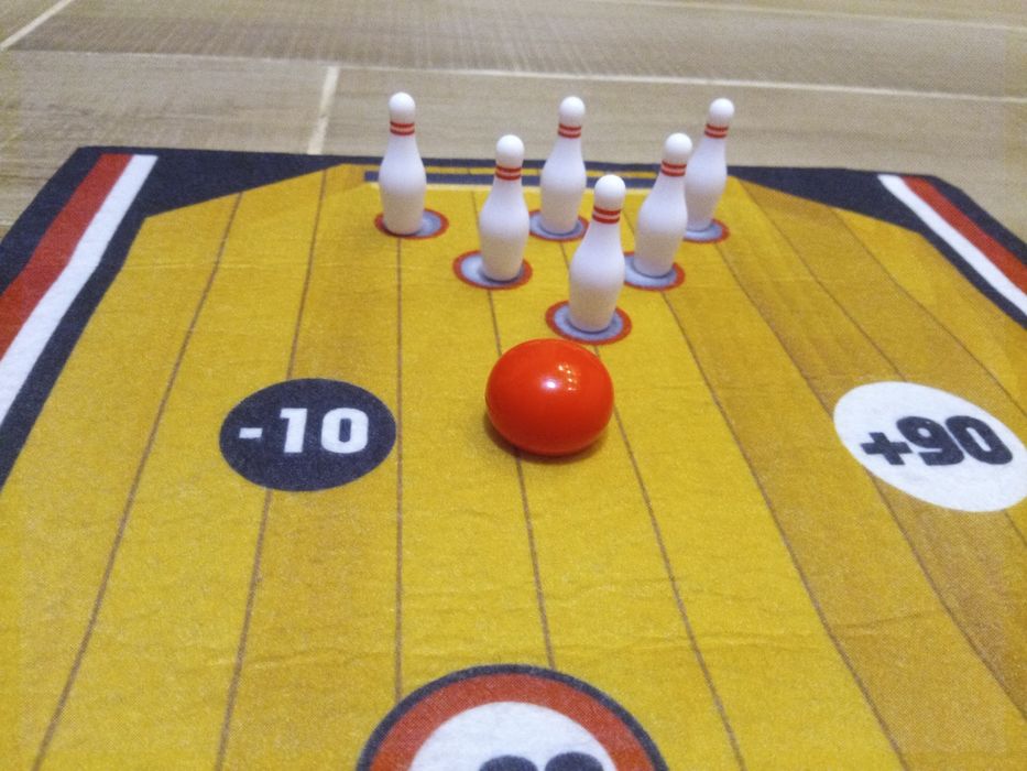 Домашен боулинг детска игра