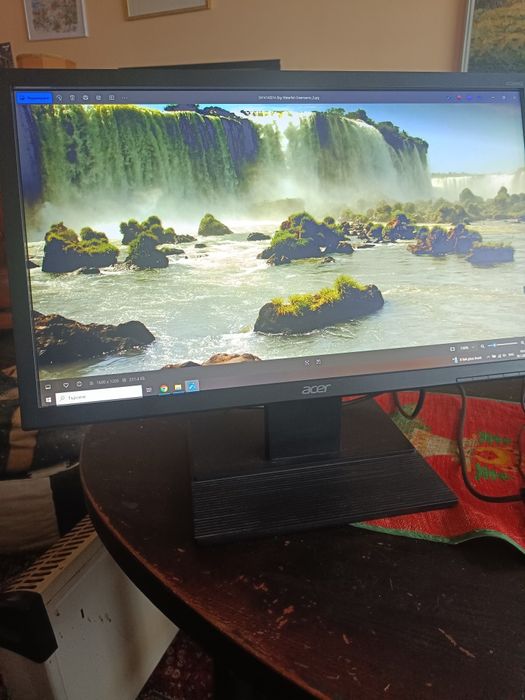 22" LCD монитор Acer