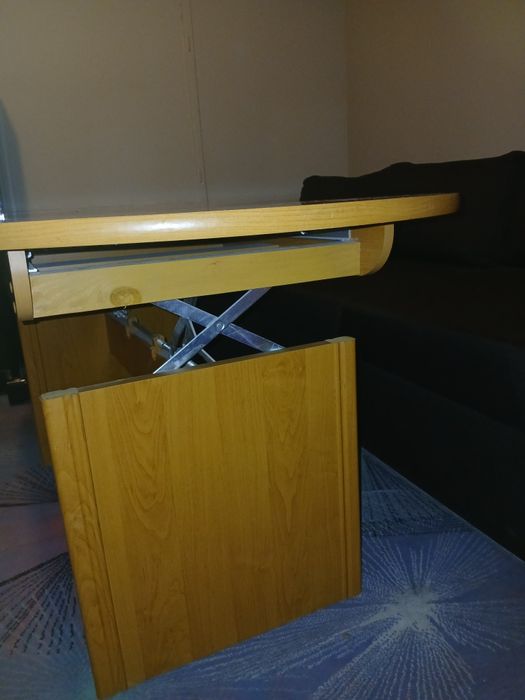 Маса 3 във едно холова трапезно и разтегателна.