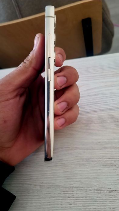 S 23 Xotira 512gb  xolati yangi narxi 4.5 million