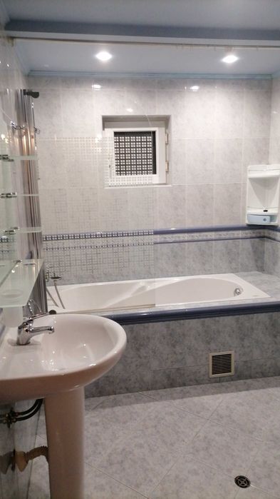 Дава се под наем Двустаен апартамент в Варна, Червен площад - 65 кв.м за 459 € - Снимка #7