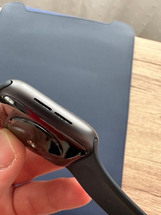 VÂNDUT!!                                    Vând Apple Watch SE 44 mm