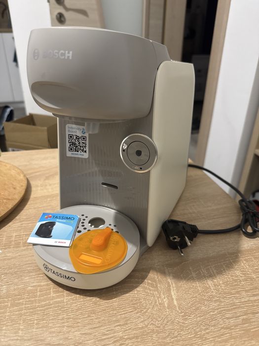 Кафемашина Bosch Tassimo Finesse – 1400W, Цвят Крем