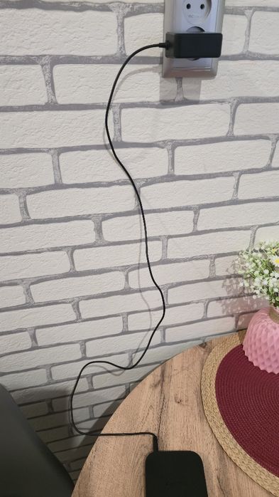 Продам  ТВ приставку  Xiaomi TV Box