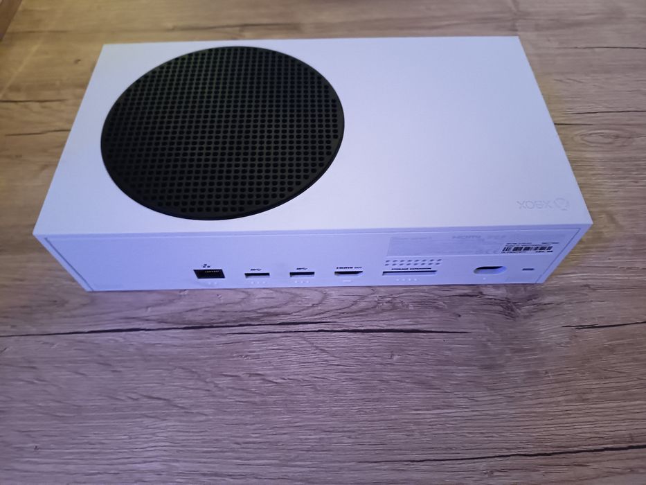 Vând Xbox series s