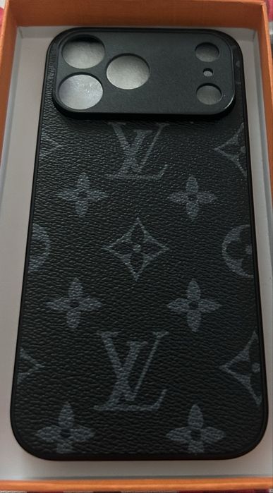 Husa LV Iphone 17 pro max