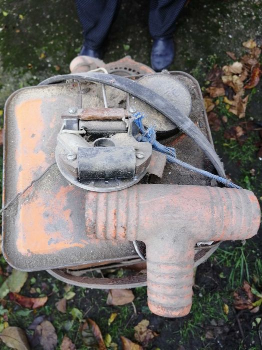 Водна помпа. стара, руска