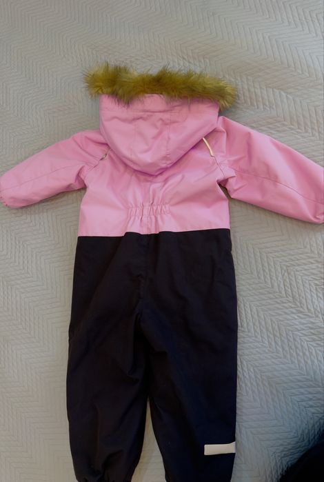 Продам комбинезон для девочки.