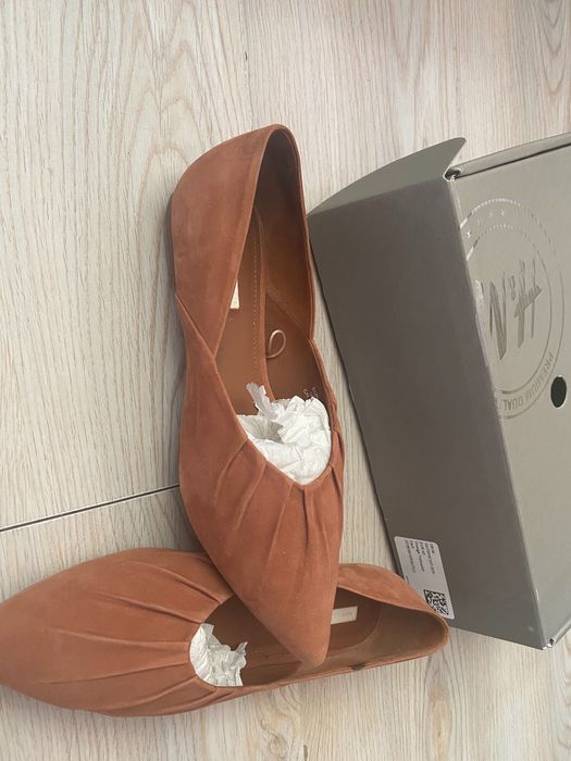 Обувки от естествен велур