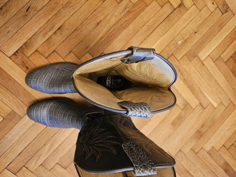 Ботуши тип "каубойски" американски.