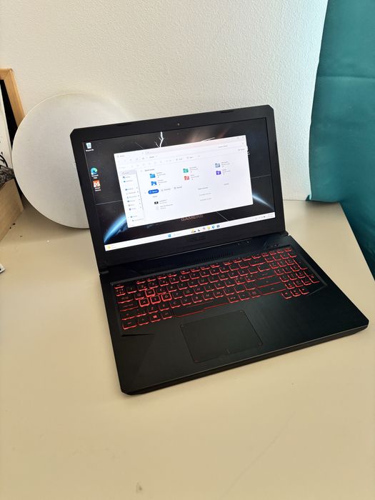 Asus Tuf Gaming• i5-8300H• 16Gb ram• Nvidia GTX 1050• SSD + 1Tb