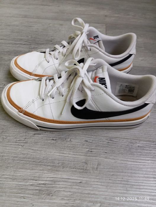 Кецове Найк в добро състояние номер 37.5 цена 40 лв.