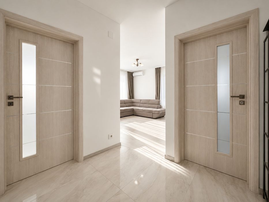 Închiriez apartament cu 3 camere