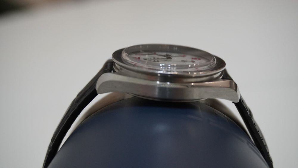 Наручные швейцарские часы Omega Speedmaster Reduced