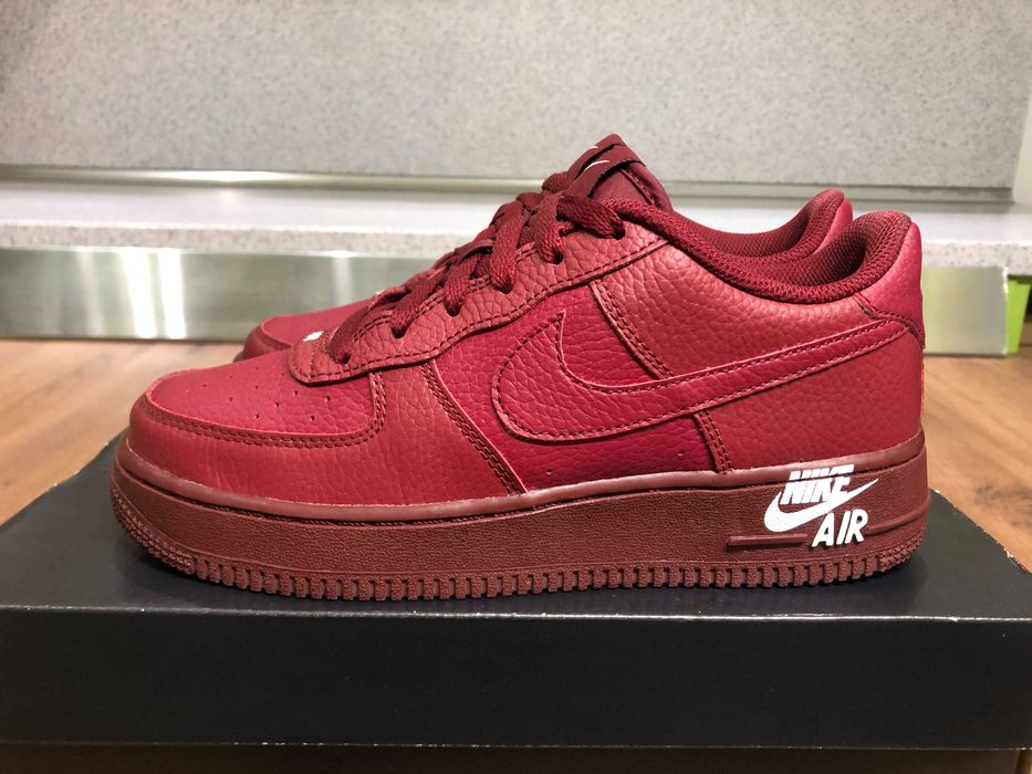 ОРИГИНАЛНИ *** Nike Air Force 1 Leather / Team burgundy